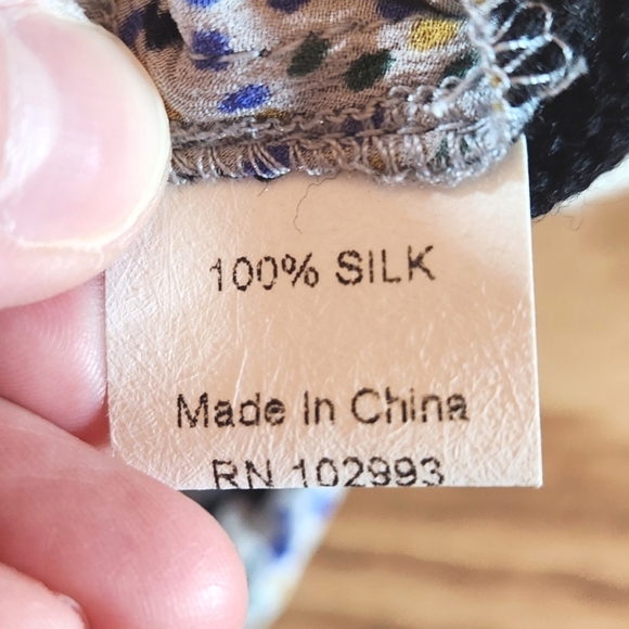 NWT Twinkle By Wenlan 100% Silk Animal Print Long Sleeve Sweater, Size M - Picture 8 of 8